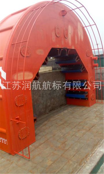 鋼覆橋墩防撞設施